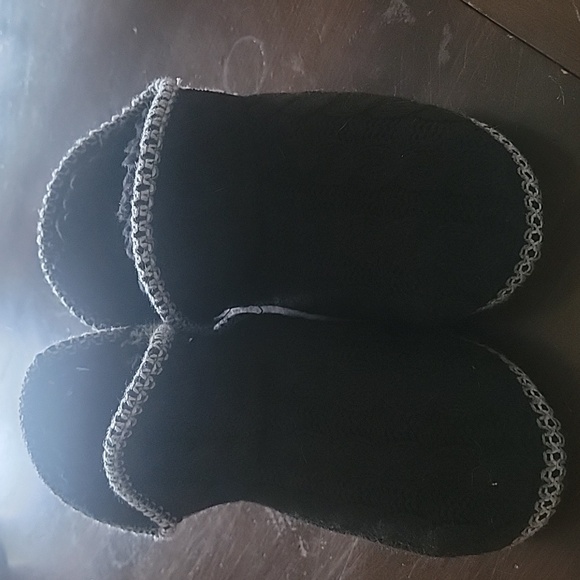 NWOT MUK LUKS  Women's black/white/gray slippers size medium 7/8 - Picture 2 of 3